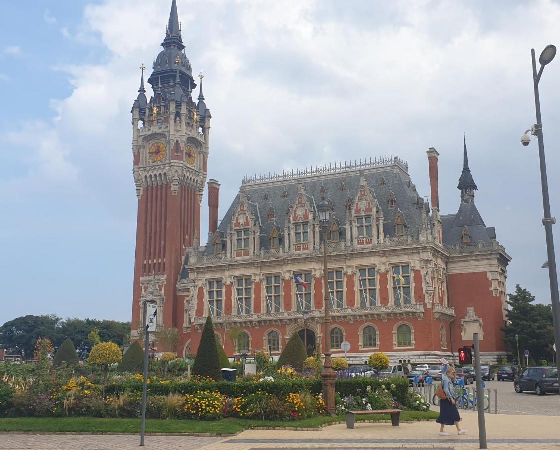Maison A Deux Pas De L'Hotel De Ville Calais Eksteriør billede